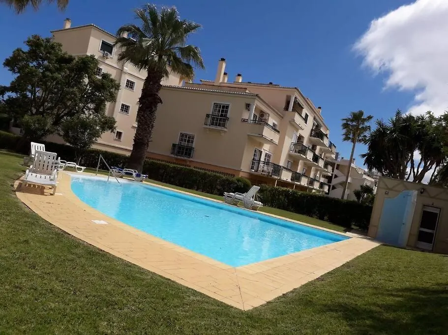 Апартаменты Spacious Portuguese Flat With Pool Next To Beach Алвор